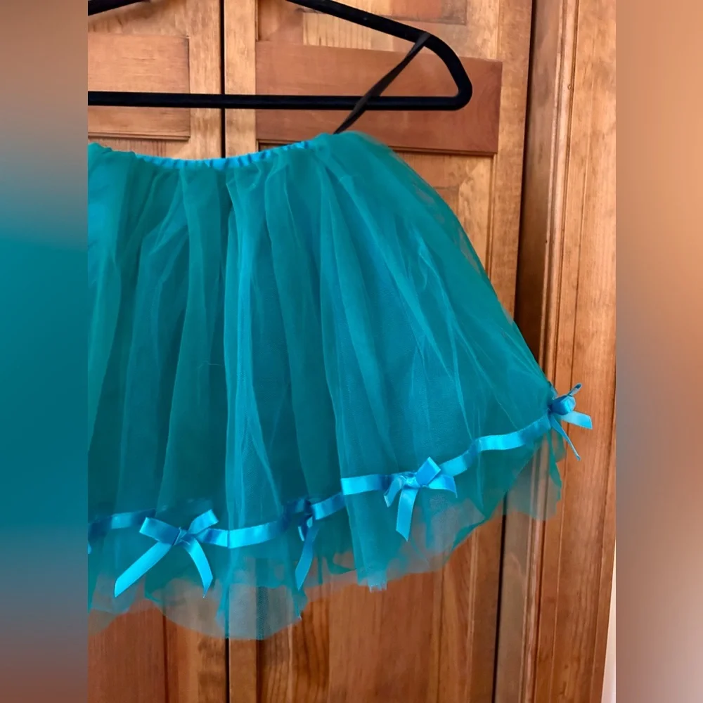 Green Revolution Child’s Sz M Blue/Green Tutu W/ Bow Accents Great for Costumes